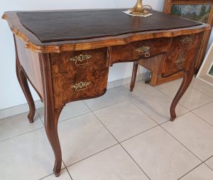 Pisalna miza bidermajer